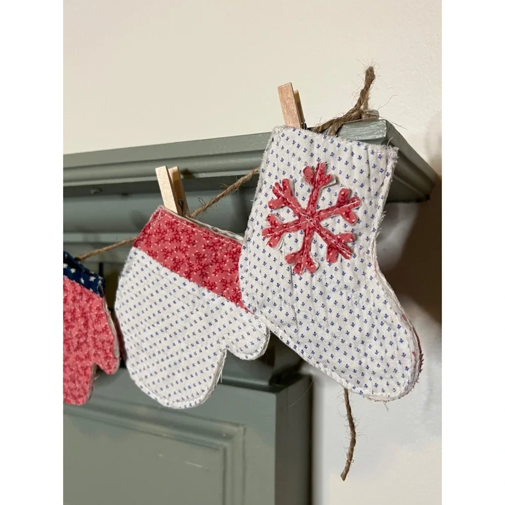 Vintage Quilt Stocking & Mitten Advent Nativity 24 Days of Christmas Garland